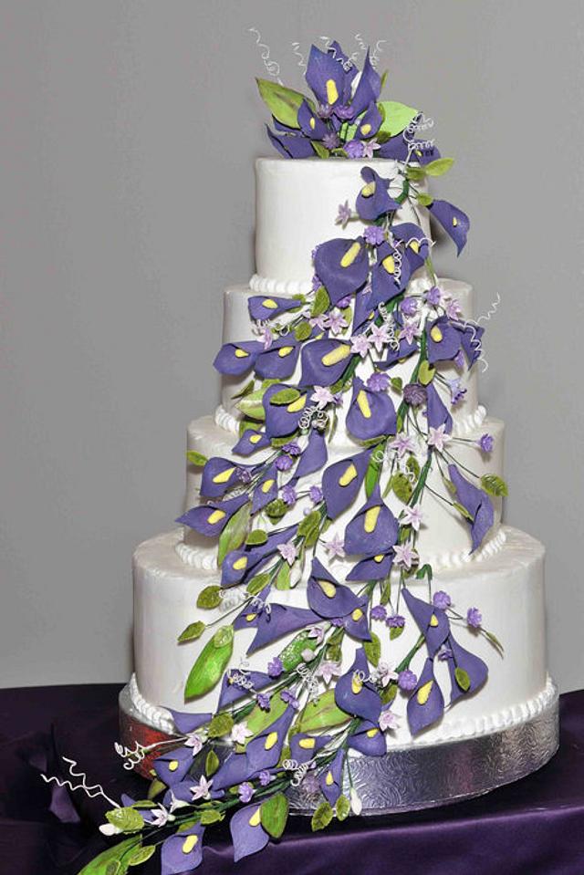Ivory Calla Lily, Stephanotis & Rose Wedding Cake Spray – Sarah's Flowers