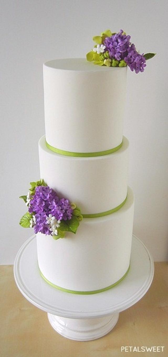 Lilac Wedding Cake - cake by Petalsweet - CakesDecor