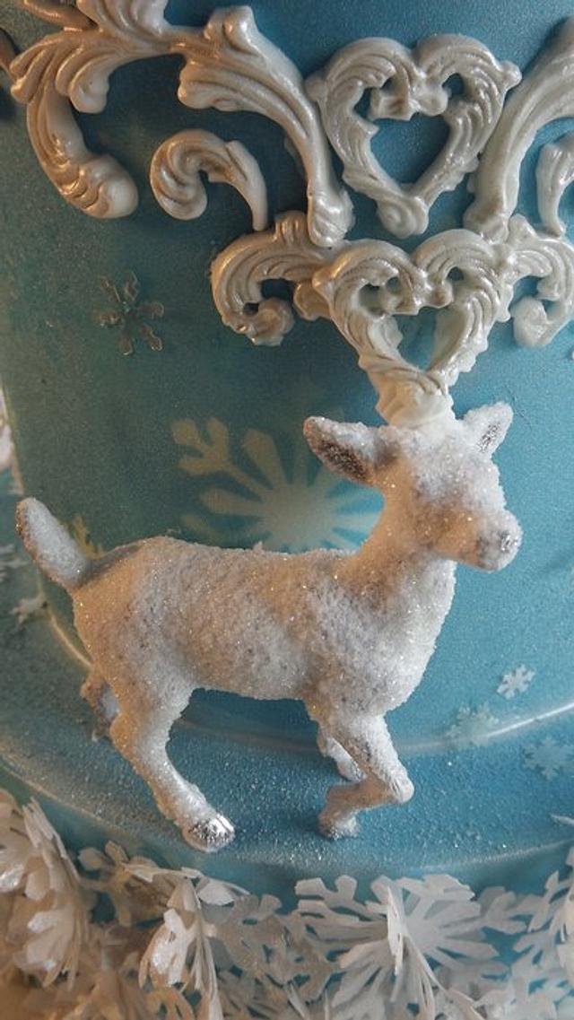 Reindeer and Snowflakes cake.