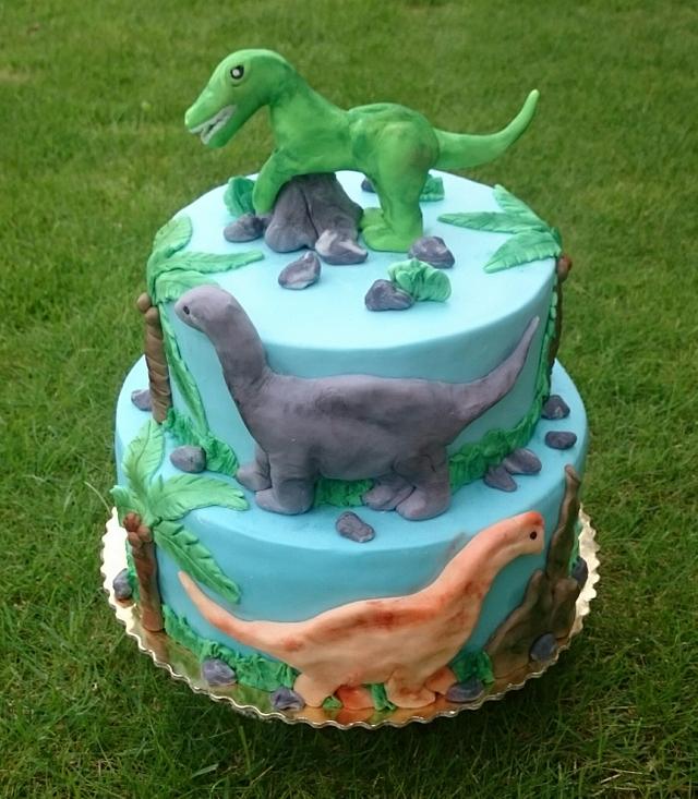 Dino cake - Decorated Cake by AndyCake - CakesDecor