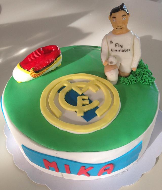 Cristiano Ronaldo Cake Decorated Cake By Hartenlust Cakesdecor