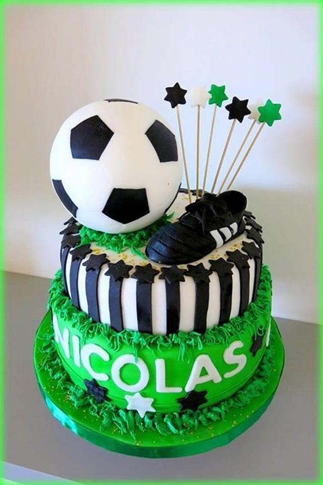 Football cake - Cake by Sugar&Spice by NA - CakesDecor