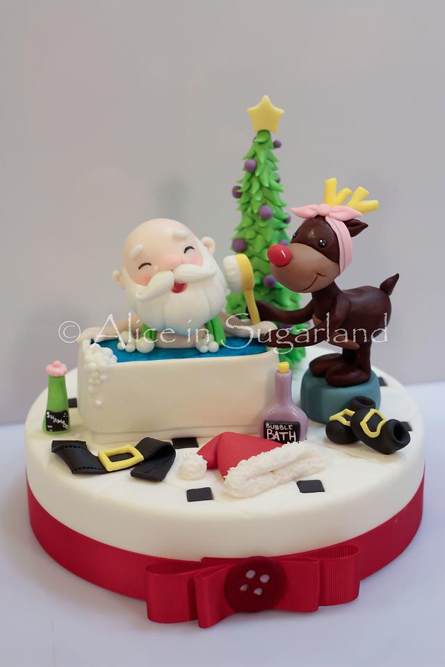 Santa's bath! - Decorated Cake by Chicca D'Errico - CakesDecor