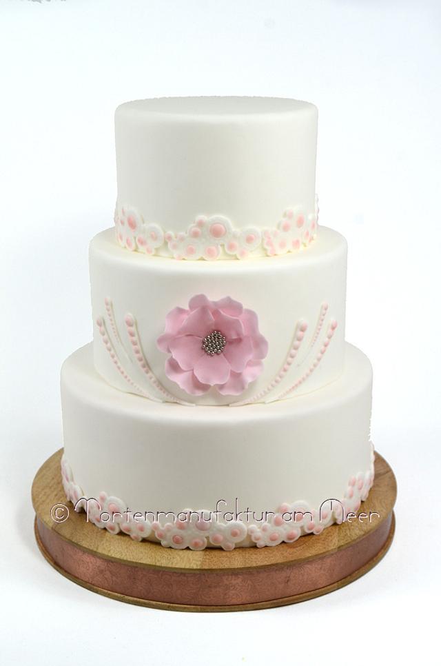 Wedding Cake in light pink - Decorated Cake by Pia Koglin - CakesDecor