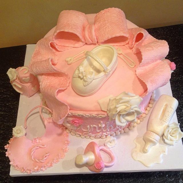 Baby Cynthia cake - Decorated Cake by Latifa - CakesDecor