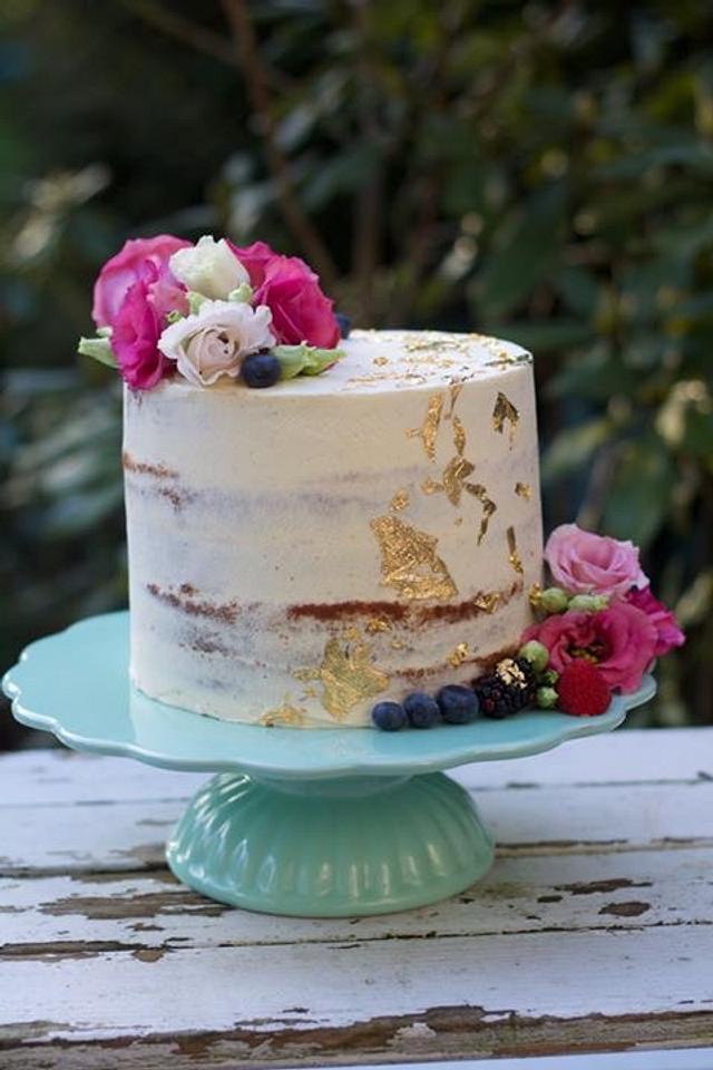 Naked Wedding Gold cake