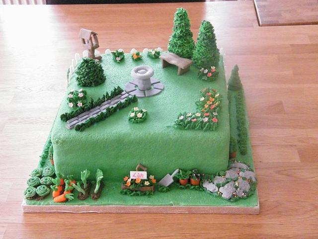 Garden Cake - Decorated Cake by Mo Burgess - CakesDecor