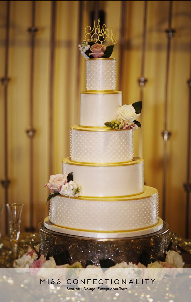 Gold Trim Wedding Cake Cake By Miss Confectionality Cakesdecor