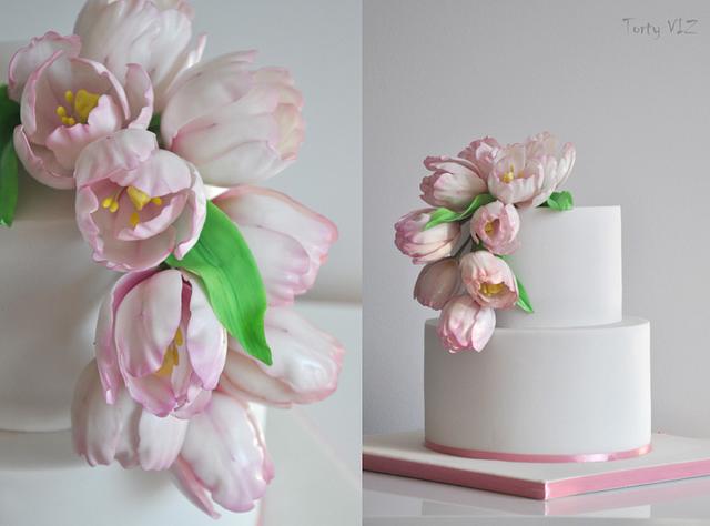 Tulips Decorated Cake By Cakesviz Cakesdecor