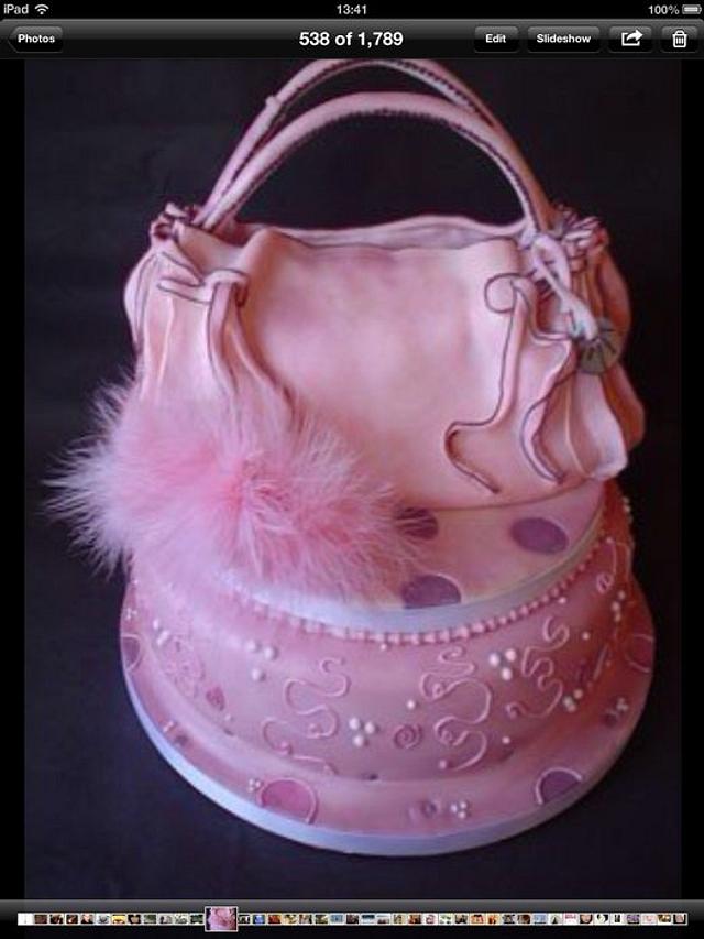 Handbag cake - Cake by Alisonarty - CakesDecor