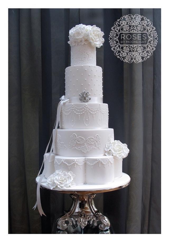 Sienna Rose - Decorated Cake by Roses by Moonlight - CakesDecor