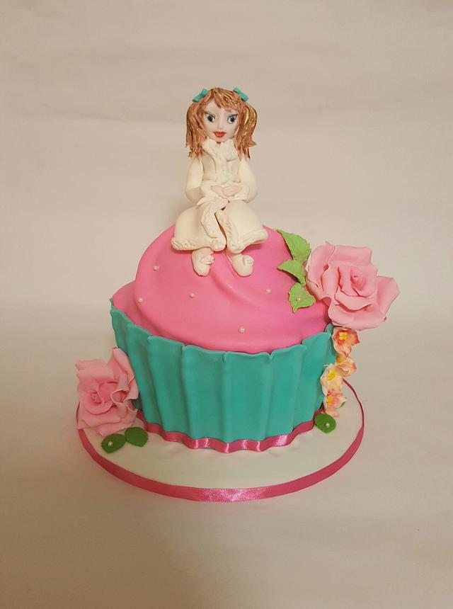 Giant cupcake - Decorated Cake by The Custom Piece of - CakesDecor