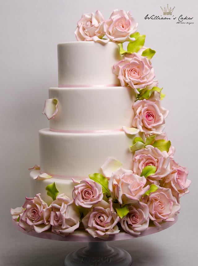 wedding cake lily rose - Decorated Cake by lidian - CakesDecor