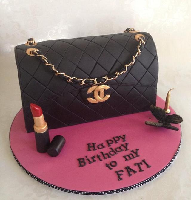 Crafty Cakes on X: A pretty Channel handbag cake for a special birthday 👜  We hope you had a lovely time celebrating! #bespokecakeexeter #birthdaycake  #birthdaycakeexeter #channelhandbagcake #channelhandbag #handbagcake   / X