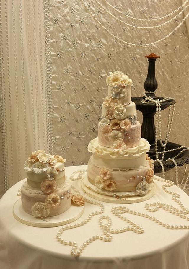 ruffle an pearl vintage wedding cakes x
