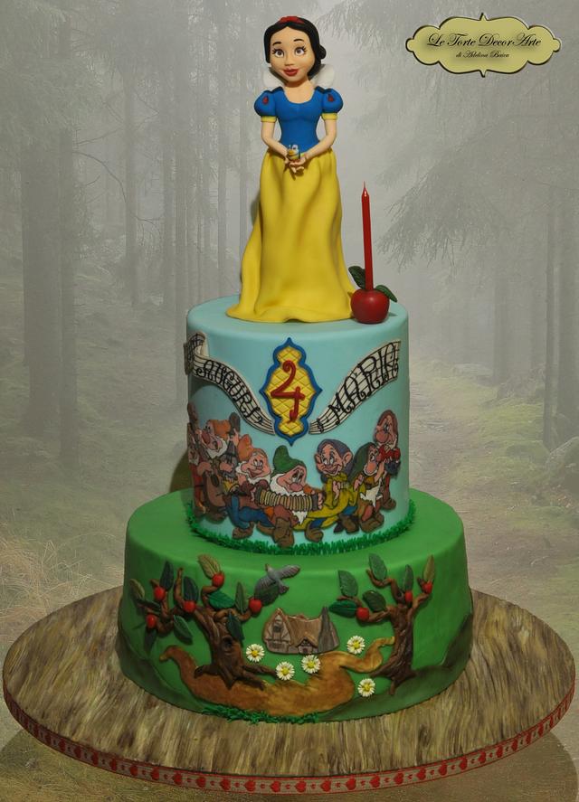 Snow White And The Dwarfs Band Decorated Cake By Cakesdecor