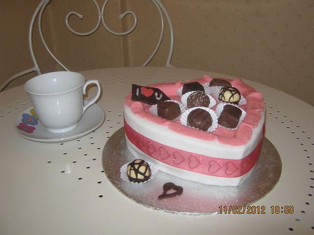 Heart Chocolate Box (1st Cake)