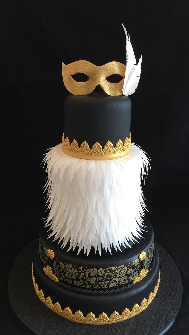 Burlesque, feather, black and gold cake