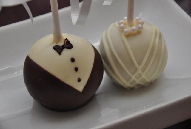 Bride And Groom Cake Pops Cake By Spring Bloom Cakes Cakesdecor
