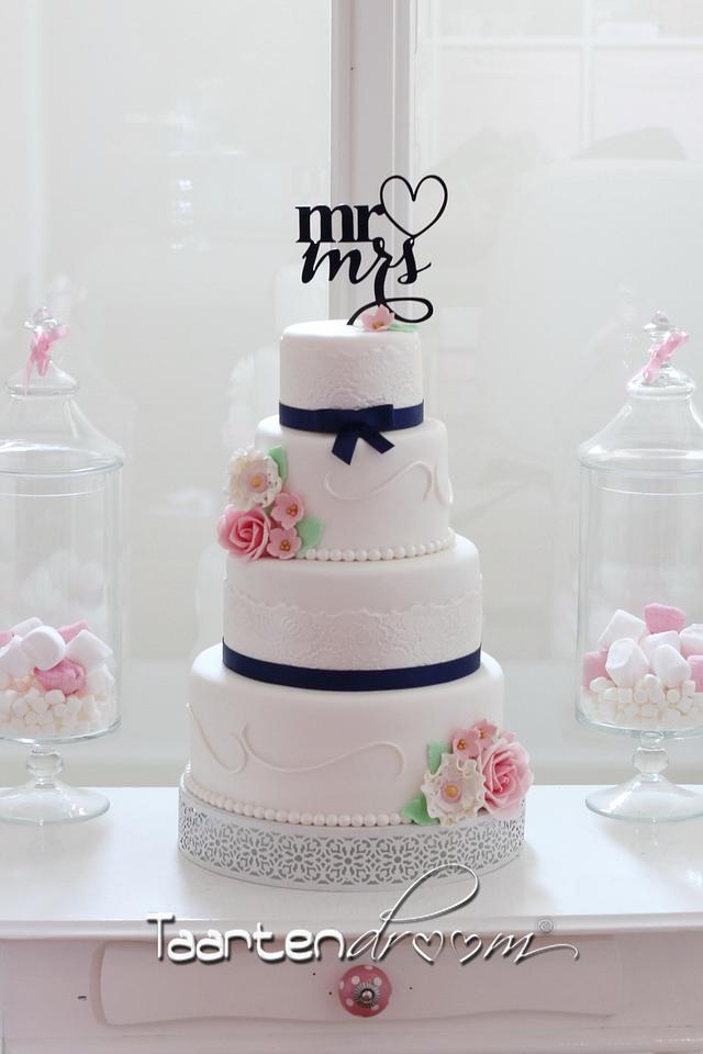 Weddingcake mr&mrs Decorated Cake by TaartenDroom CakesDecor