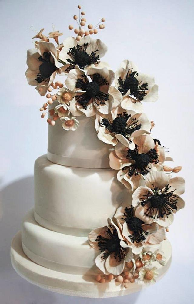 Anemone Cake Decorated Cake by La Sodi Cake Design CakesDecor