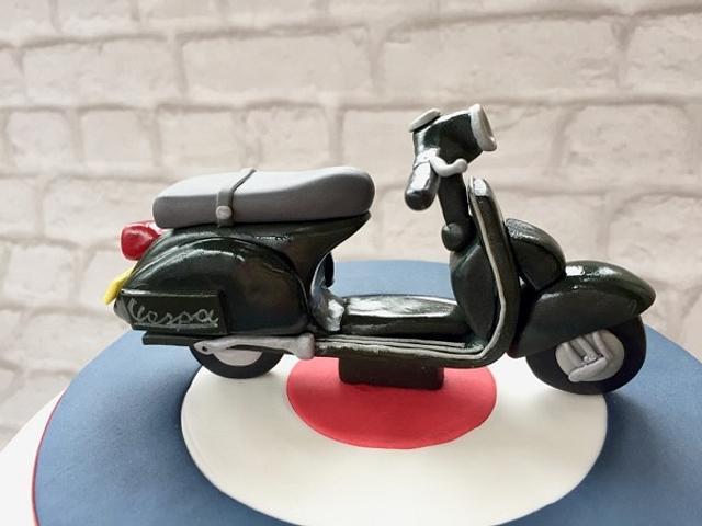 Vespa - Cake by Canoodle Cake Company - CakesDecor