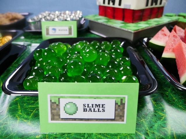 Minecraft TNT Cake & Grass Blocks