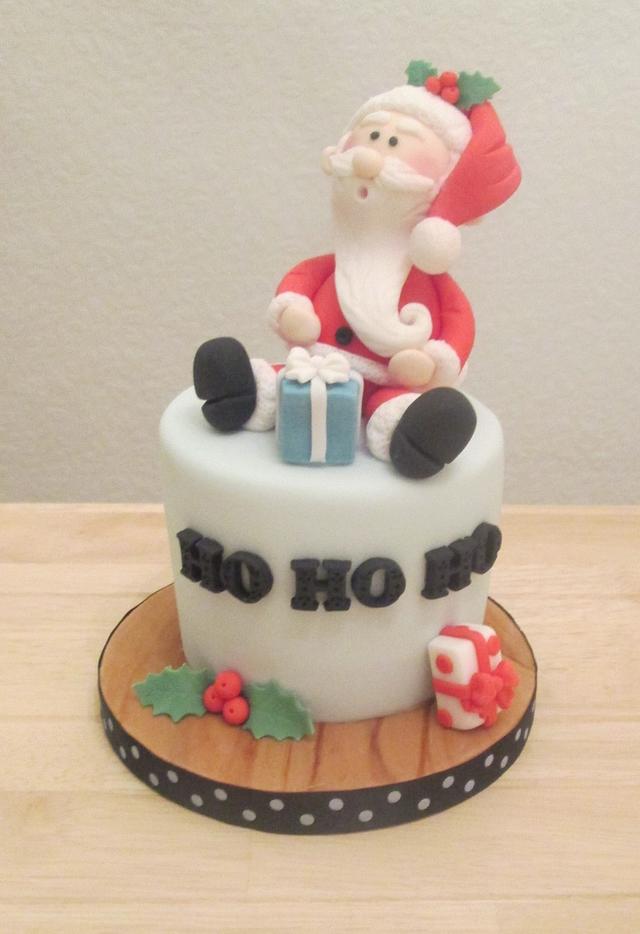 Secret Santa - Decorated Cake by The Buttercream Pantry - CakesDecor