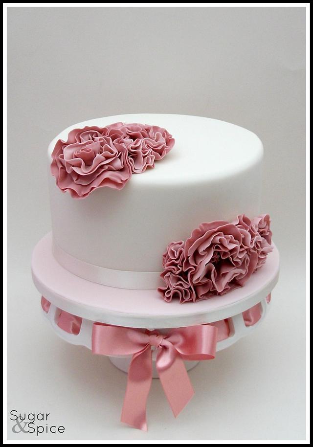 Wedding Ruffles - Decorated Cake by Sugargourmande Lou - CakesDecor