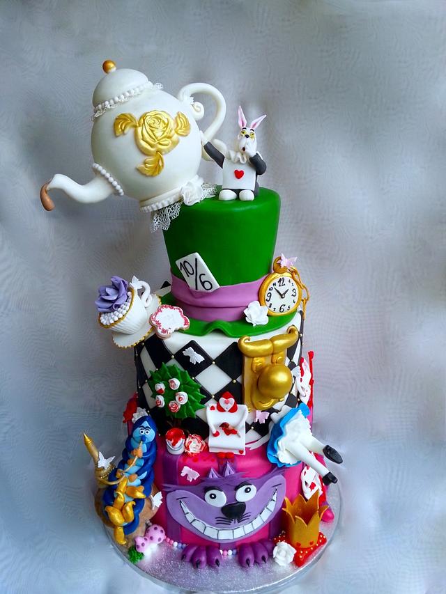 Alice in wonderland - cake by Veronica22 - CakesDecor