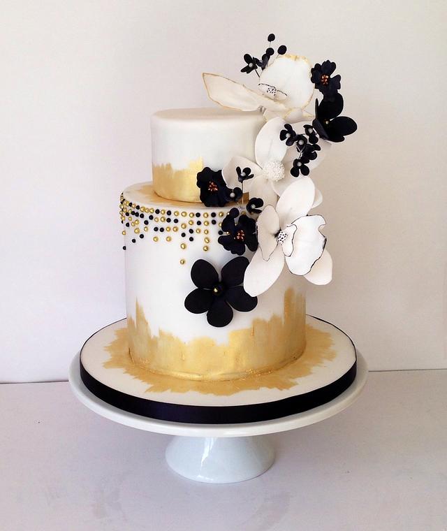 Black & gold - Cake by Happyhills Cakes - CakesDecor