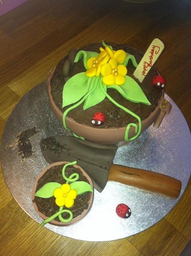 plant pot cakes Decorated Cake by Denise1968 CakesDecor
