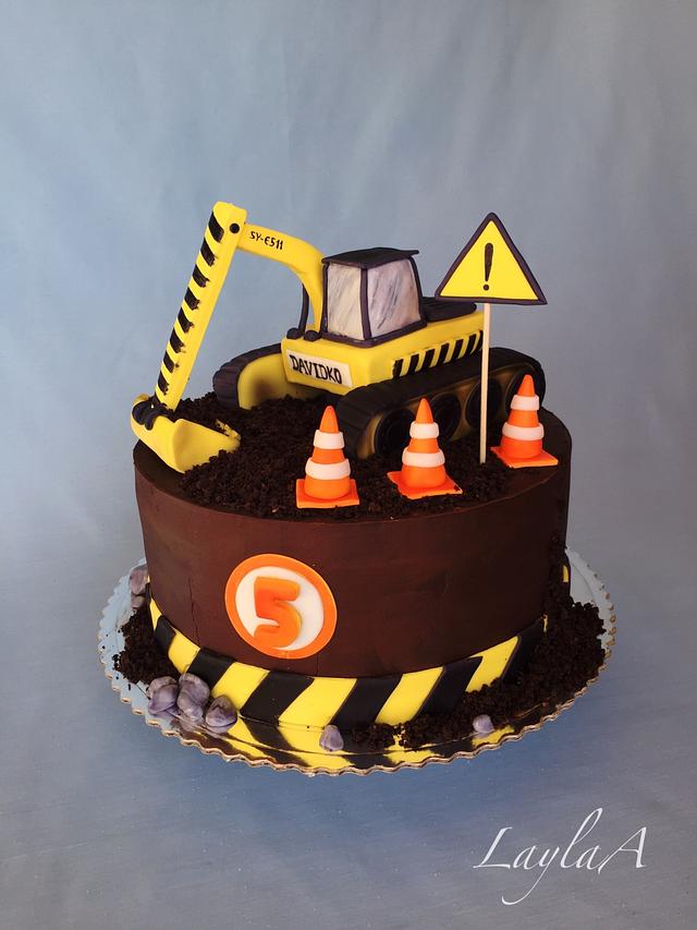 Excavator birthday cake - Cake by Layla A - CakesDecor