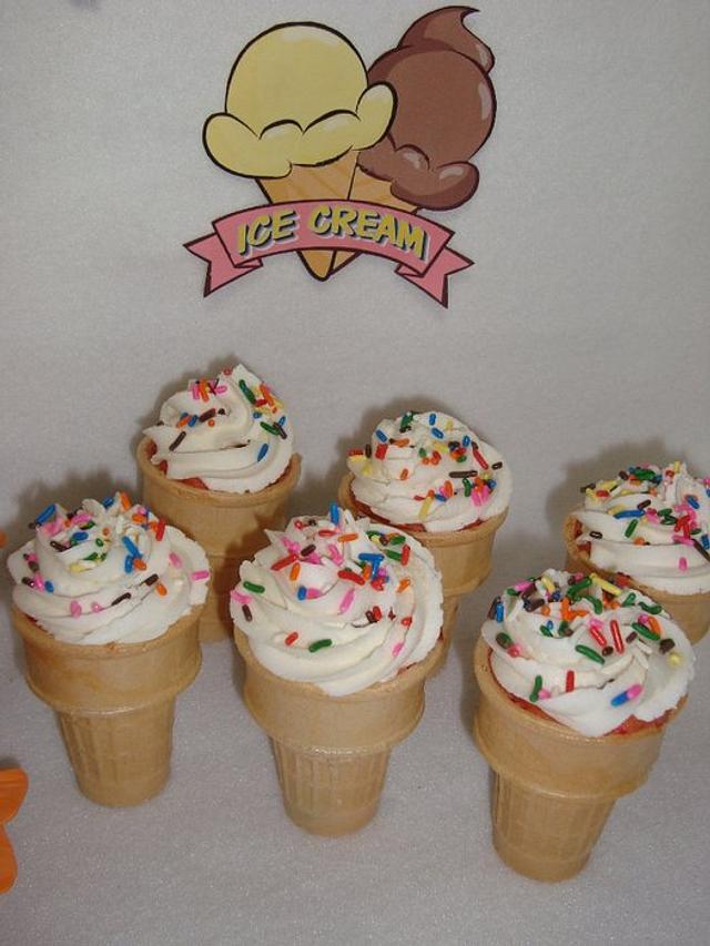 Carnival Cupcakes, Popcorn, Goldfish, & Ice Cream Cones - - CakesDecor