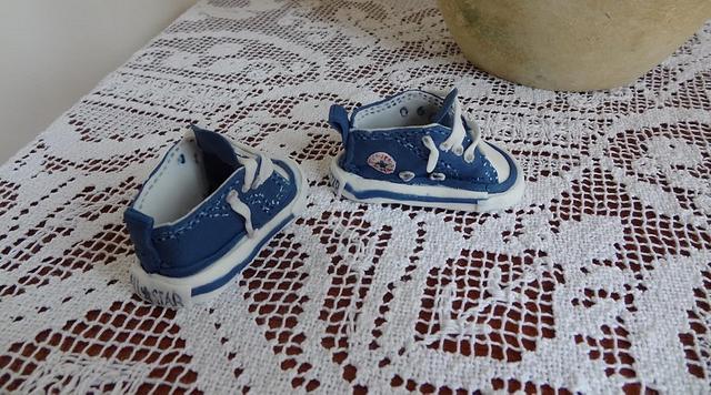 converse cake tutorial