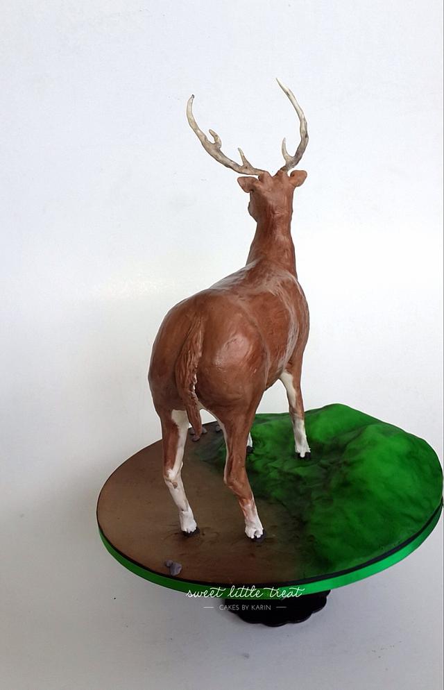 A realistic deer cake