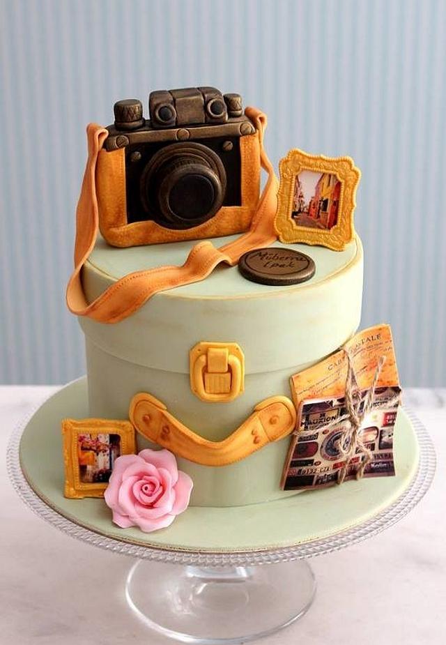 camera/photographer cake - Decorated Cake by KerryCakes - CakesDecor