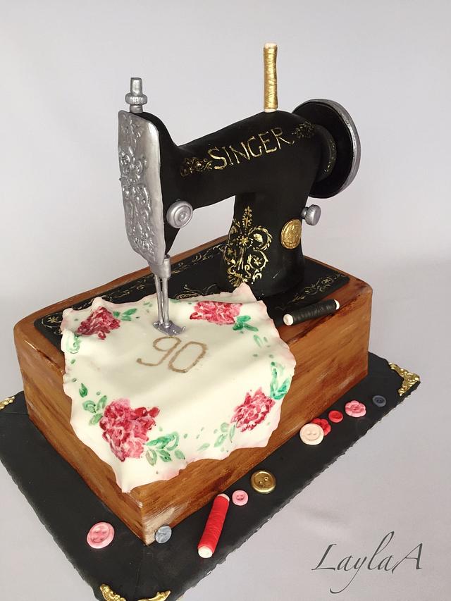 Singer sewing machine Decorated Cake by Layla A CakesDecor