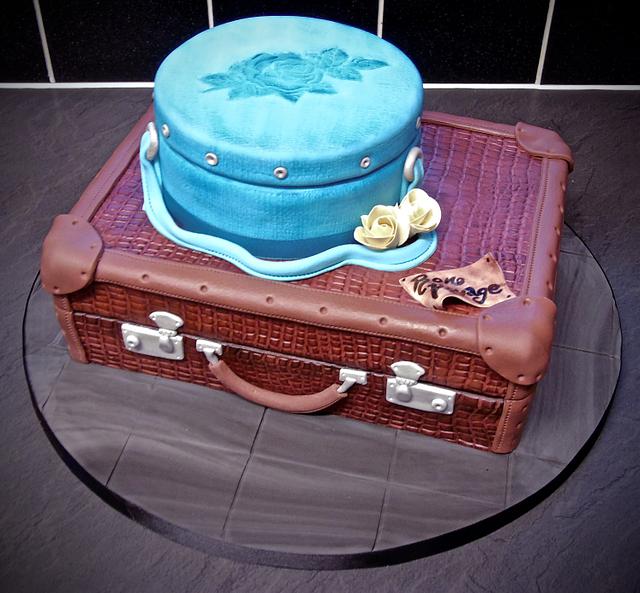 Suitcase cake Decorated Cake by Vanessa CakesDecor