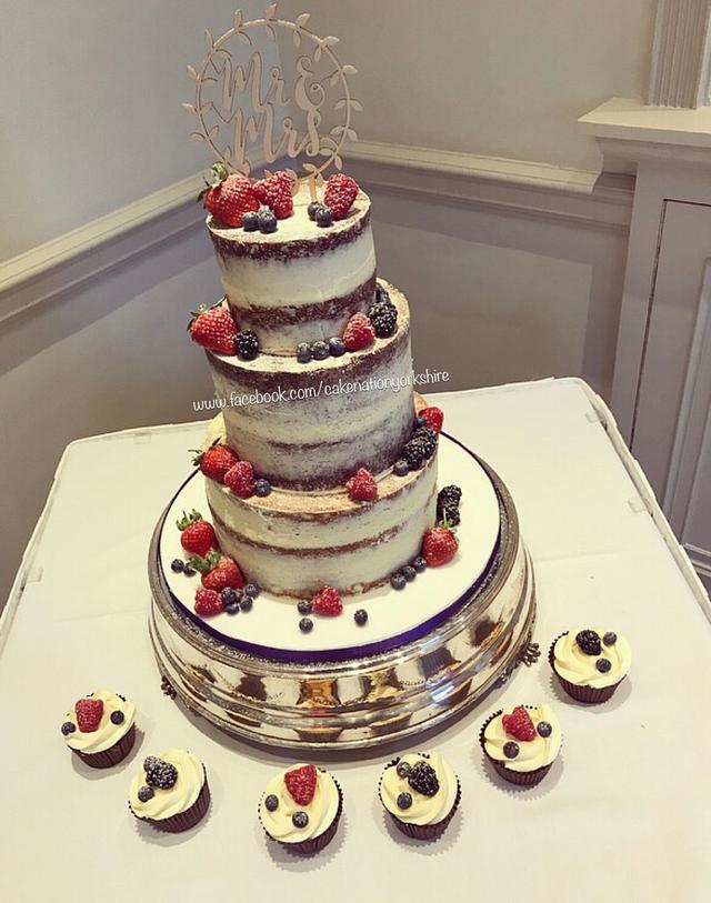 Naked wedding cake with fruit 