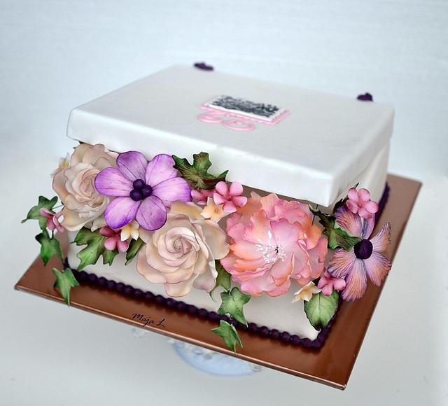 box with flowers Decorated Cake by majalaska CakesDecor