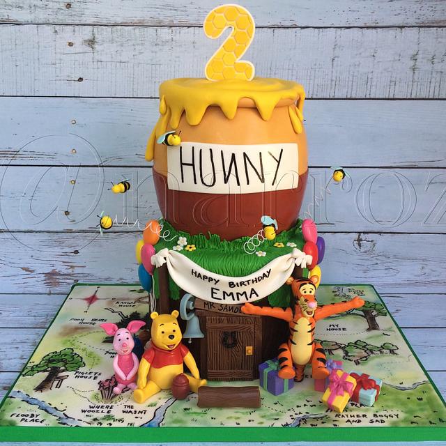 Winnie the Pooh birthday cake - Decorated Cake by Natasha - CakesDecor