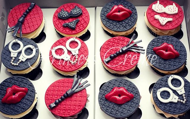 Bachelorette - Kinky cupcakes