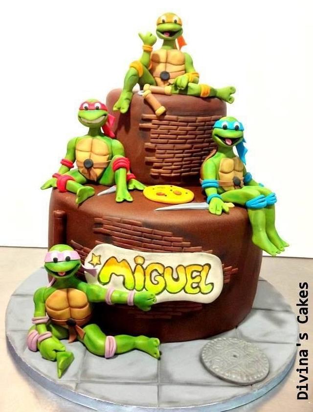 Ninja Turtles - Decorated Cake by Divinas Cakes - CakesDecor