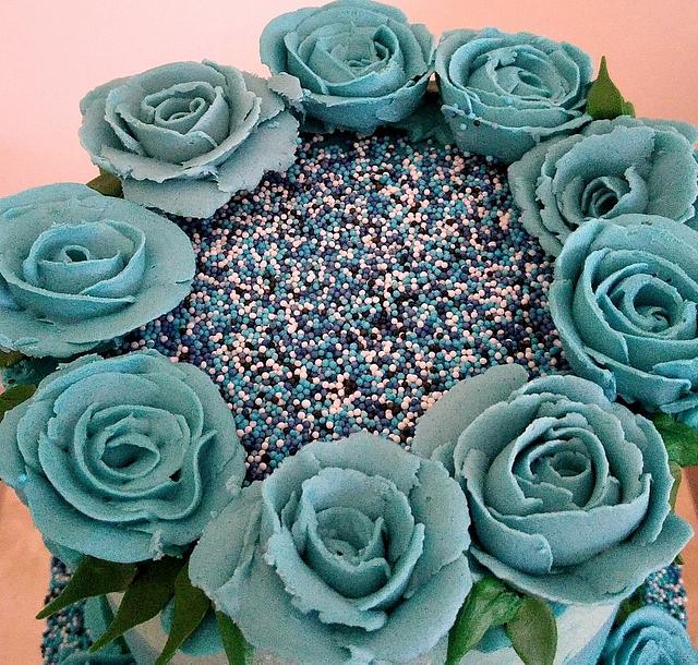Ombre piped buttercream rose cake
