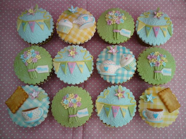 mother's day cupcakes - cake by RockCakes - CakesDecor