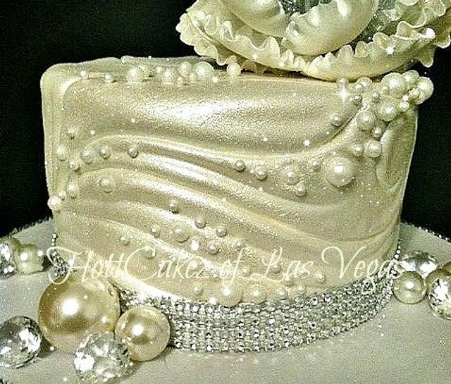 Diamonds and Pearls - Cake by HottCakez of Las Vegas - CakesDecor