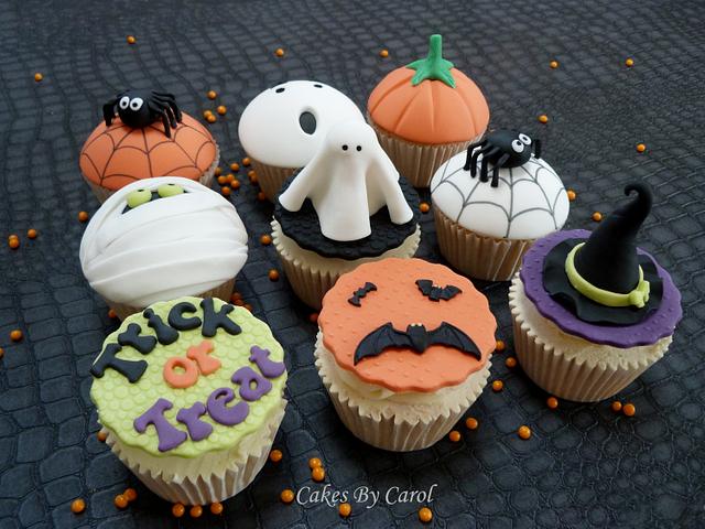 Halloween Cupcakes - Decorated Cake by Carol - CakesDecor