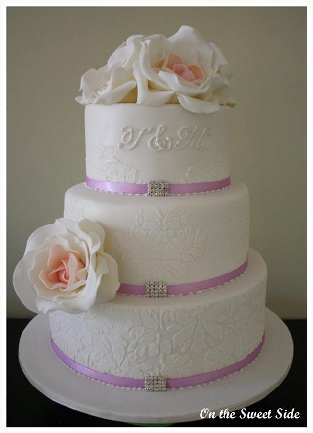 Damask with large sugar roses - Decorated Cake by Christy - CakesDecor