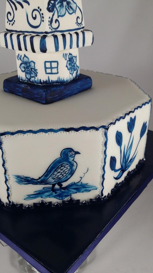 Handpainted Dutch Delft Blue Cake - Cake by Lisa-Jane - CakesDecor